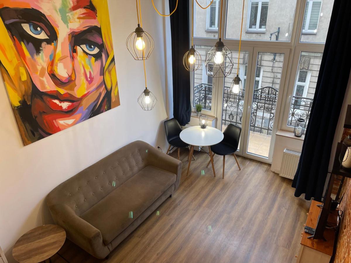 우치 Urokliwy Loft W Ncl Kamienica Vabank Nr 18 아파트 외부 사진